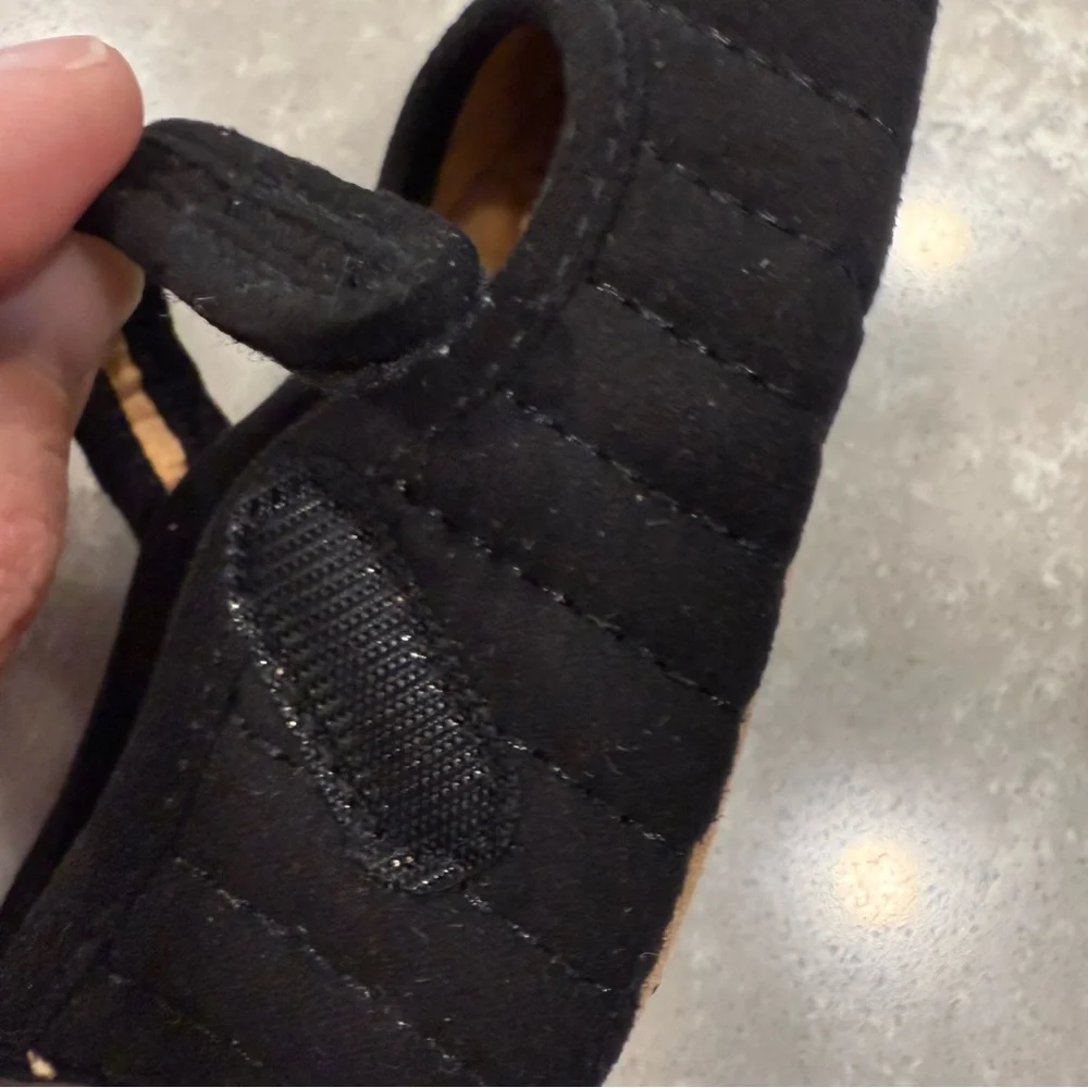 Old Navy Quilted Black Velvet Mary Jane Dress Shoes 6-12M EUC
